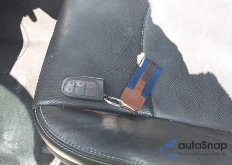 2015 Ram 1500 Laramie z USA, uszkodzony, nr VIN 1C6RR6NT6FS761980